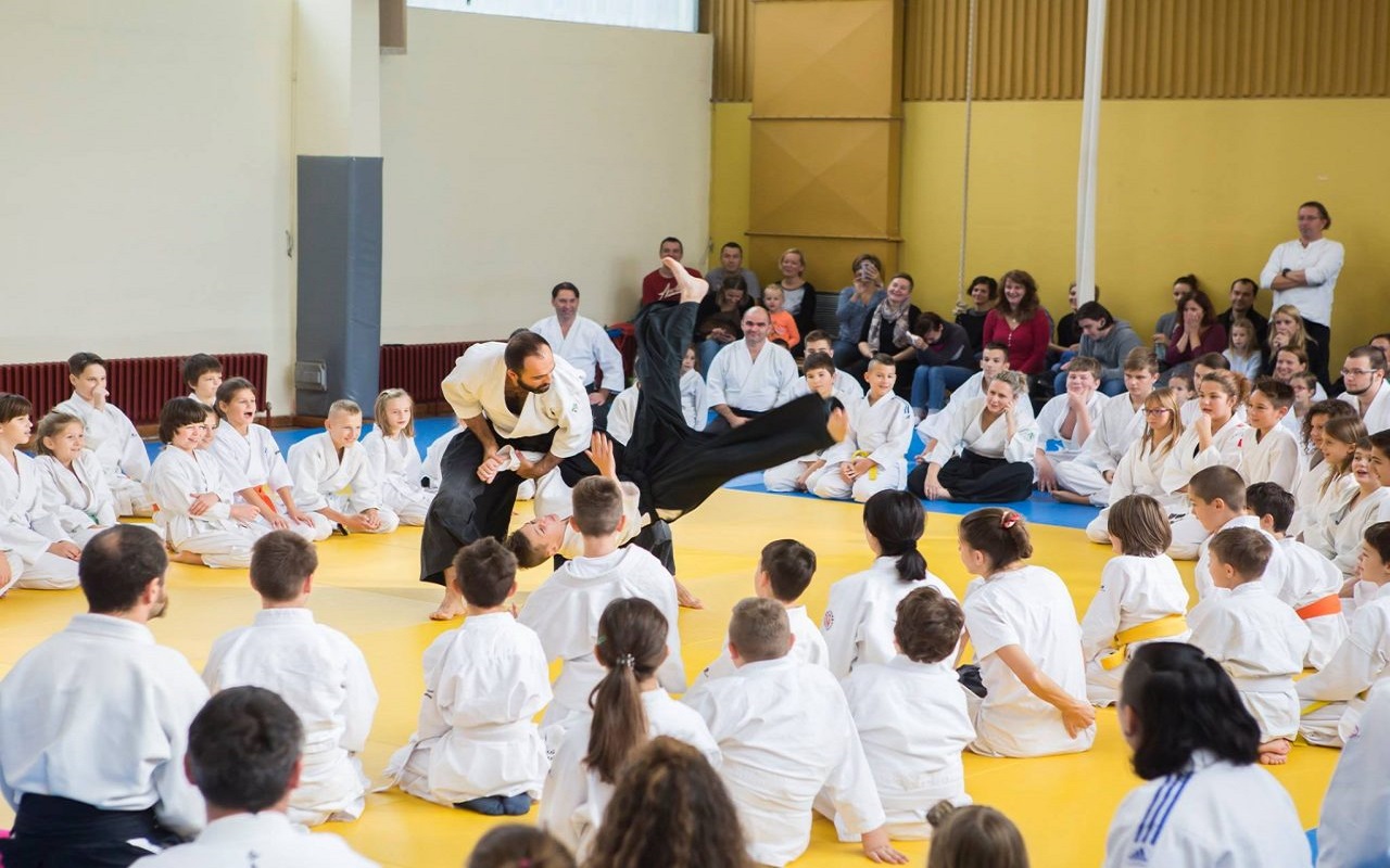 18402069_420354515010555_4452087337123980642_o-1-slider