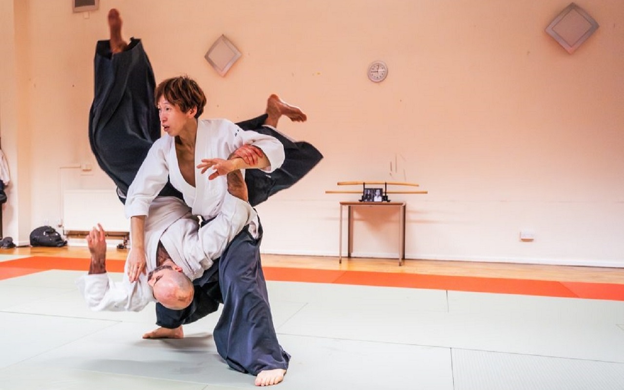 Ryuji-ShirakawaVedran-Rakinic17-slider